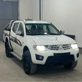 Mitsubishi L200 2010