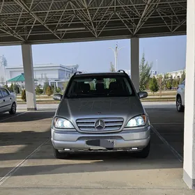 Mercedes-Benz M-Class 2002