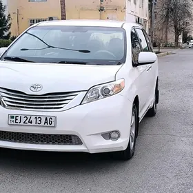 Toyota Sienna 2012