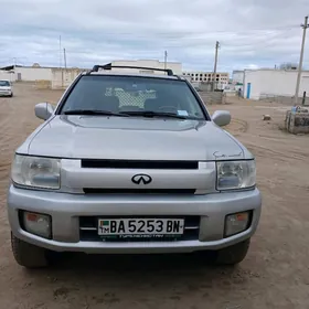 Infiniti QX4 2002