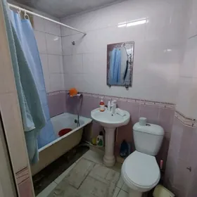 1 nji etaj 3 komnat eksp jaý