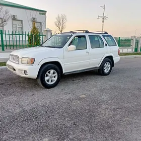 Nissan Pathfinder 2000