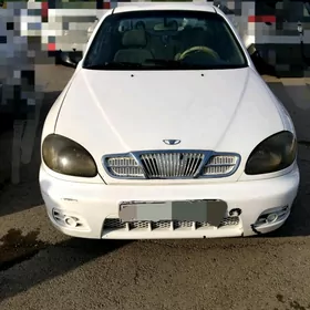 Daewoo Lanos 2001