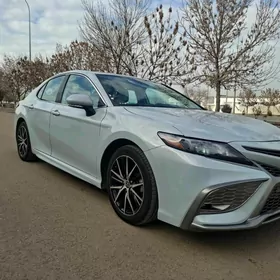 Toyota Camry 2024