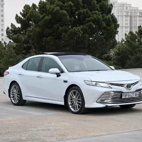 Toyota Camry 2018