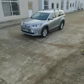 Toyota Highlander 2019