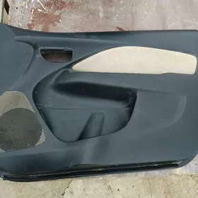 Yaris sedan 06-12 obsivka