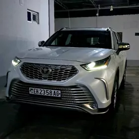 Toyota Highlander 2022