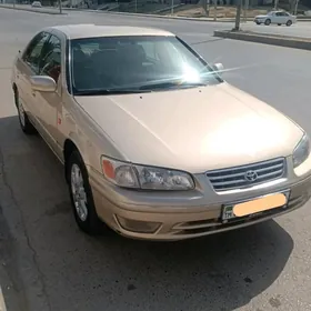 Toyota Camry 2000