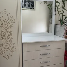 Туалетный столик