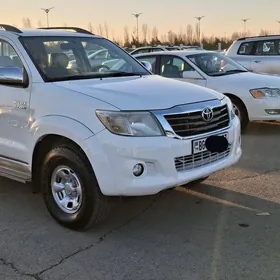 Toyota Hilux 2014