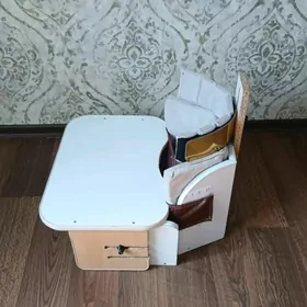 Специальный стул ребенка с ДЦП
