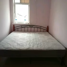 Железная кровать