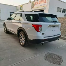 Ford Explorer 2022