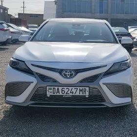 Toyota Camry 2021