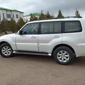 Mitsubishi Pajero 2017