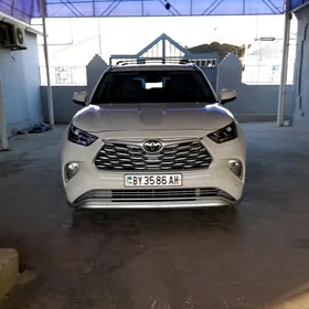 Toyota Highlander 2021