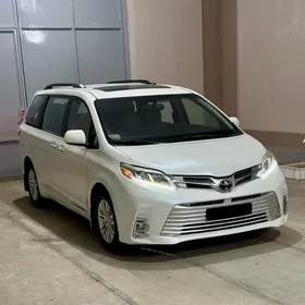 Toyota Sienna 2018