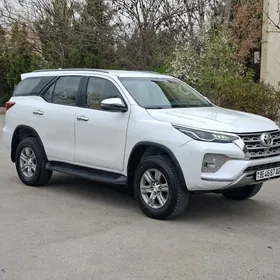 Toyota Fortuner 2024