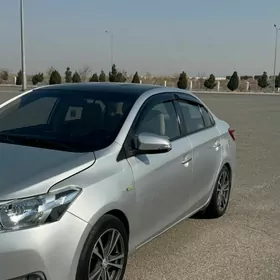 Toyota Yaris 2014