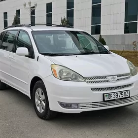 Toyota Sienna 2004
