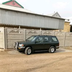 Nissan Pathfinder 1997