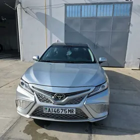 Toyota Camry 2020