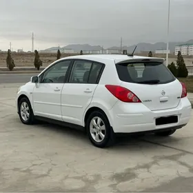 Nissan Versa 2012