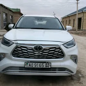 Toyota Highlander 2021