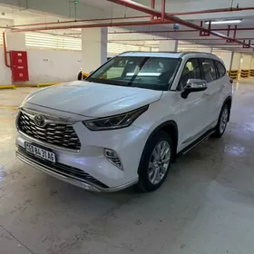 Toyota Highlander 2020