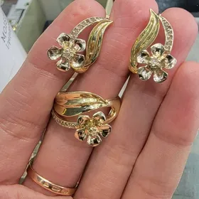 satlyk gyzyl komplekt