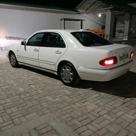 Mercedes-Benz E320 1997