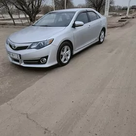 Toyota Camry 2013