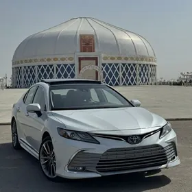Toyota Camry 2021