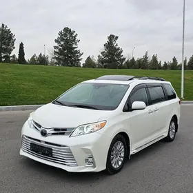 Toyota Sienna 2020