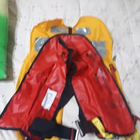 Спасательный жилет