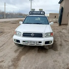 Nissan Pathfinder 2000