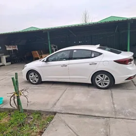 Hyundai Elantra 2020