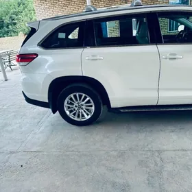 Toyota Highlander 2018
