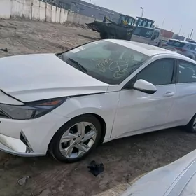 Hyundai Elantra 2022