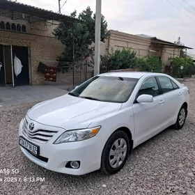 Toyota Camry 2011