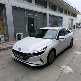 Hyundai Elantra 2022