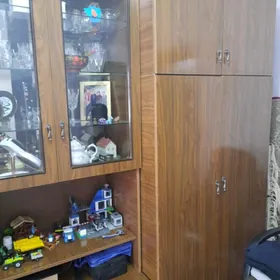 Сервант , мебель