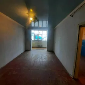 1 ком на Хитровке срочно!