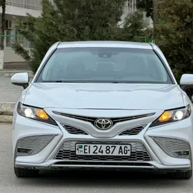 Toyota Camry 2021