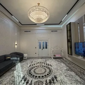 Подвойская   3 комн. 2 эт.