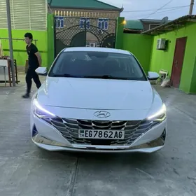 Hyundai Elantra 2022