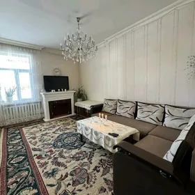 1мкр. 4 комнаты 2 этаж 105м²