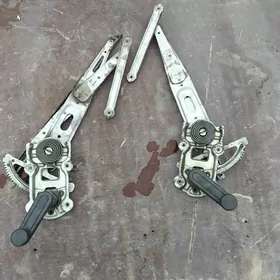 Yaris 06-12 Ayna podyomnik