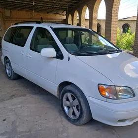 Toyota Sienna 2002